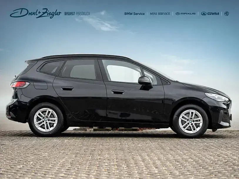 Gebraucht BMW 220 Active Tourer Luxury Line 170 PS (125 kW) 2025 Saphirschwarzmetallic Van / Kleinbus