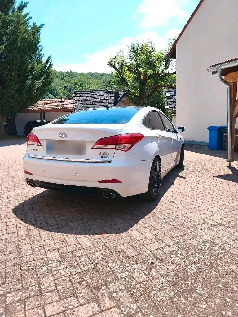 Gebraucht Hyundai i40 116 PS (85 kW) 2014 Weiß Limousine