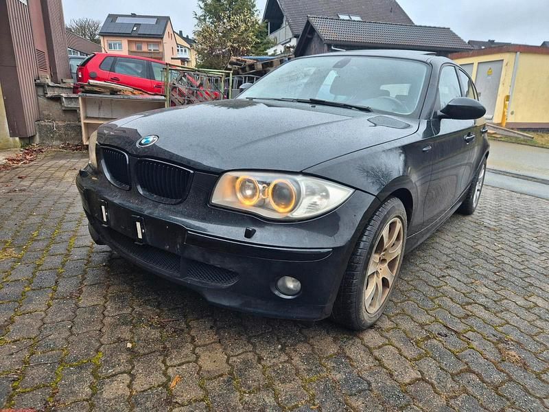 Gebraucht BMW 118 129 PS (94 kW) 2006 Schwarz Kleinwagen