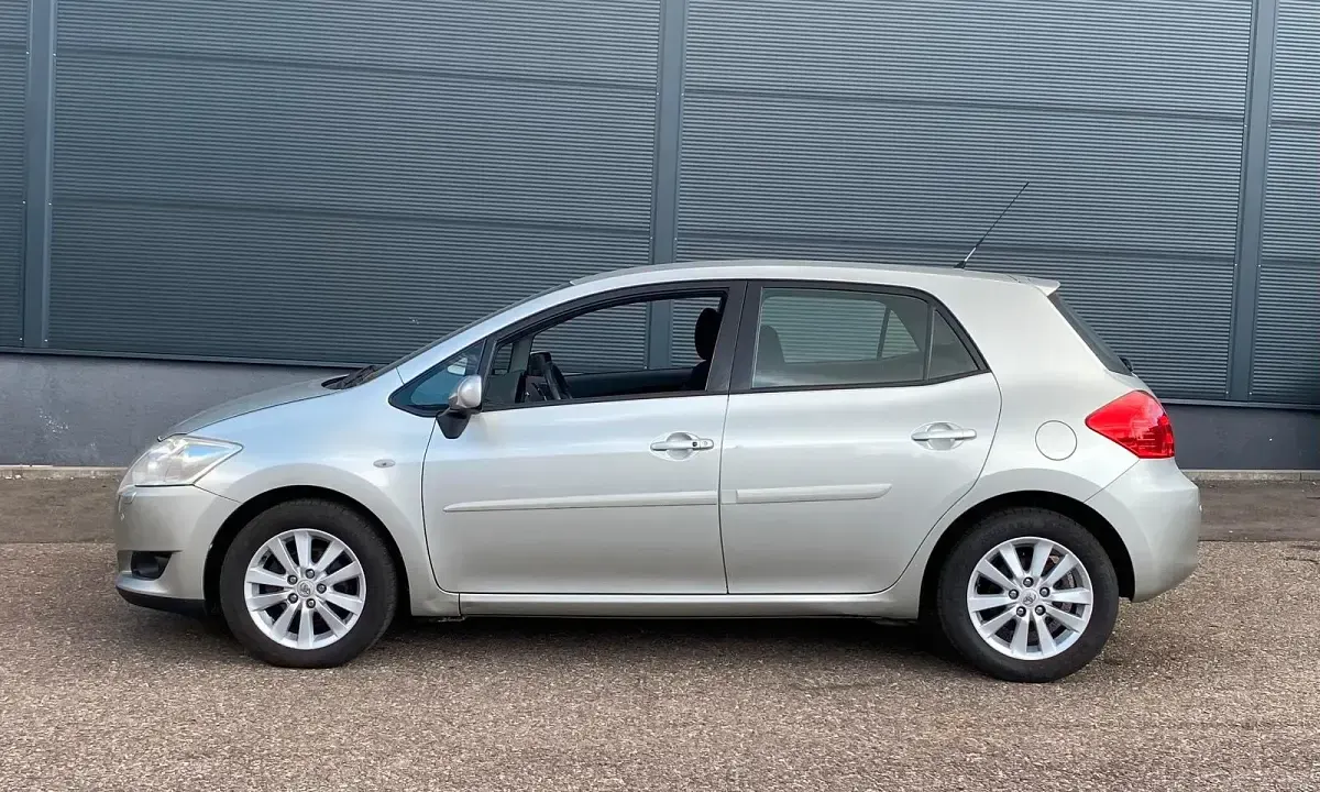 Gebraucht Toyota Auris 123 PS (90 kW) 2007 Grau Kleinwagen