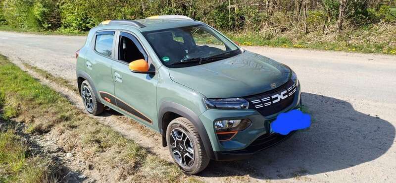 Gebraucht 2022 Dacia Spring Essentiel Kleinwagen | 11.499 € (Fairer Preis) - Bild 1/4