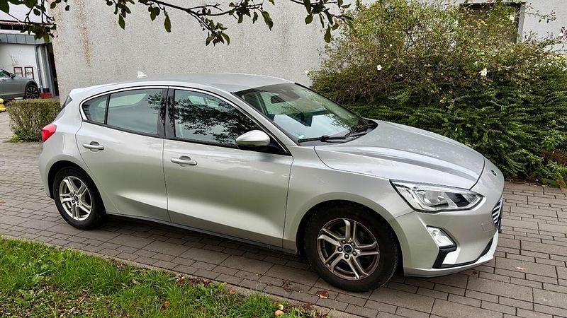 Gebraucht Ford Focus Trend 120 PS (88 kW) 2019 Grau Limousine