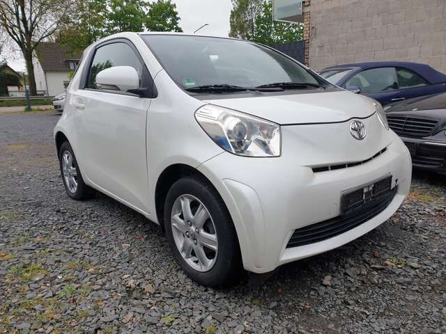 Weiß (metallic) Gebraucht 2009 Toyota iQ Kleinwagen | 5.390 € (Fairer Preis) - Bild 1/4