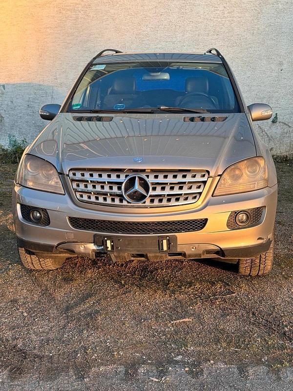 Gebraucht Mercedes 320 224 PS (164 kW) 2005 Gold SUV
