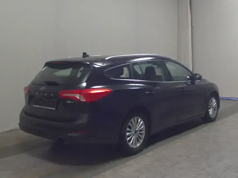 Używany Ford Focus Titanium 125 KM (91 kW) 2021 Czarny Kombi