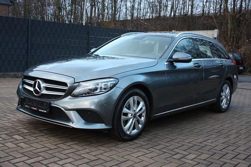Gebraucht Mercedes C180 156 PS (114 kW) 2019 Grau Kombi