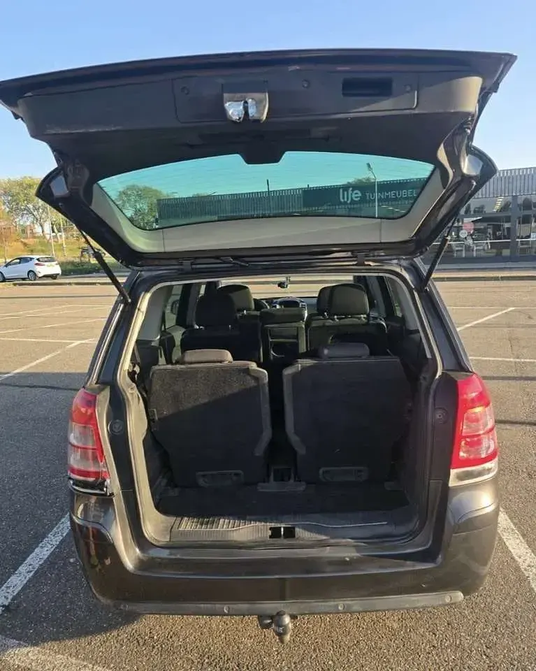 Gebraucht Opel Zafira Innovation 125 PS (91 kW) 2011 Van / Kleinbus