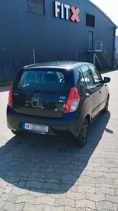 Schwarz Gebraucht 2011 Hyundai i10 Edition+ Kleinwagen | 1.800 € (Guter Preis) - Bild 1/4