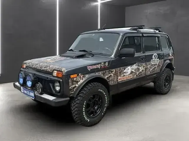 Gebraucht Lada niva 83 PS (61 kW) 2023 Grau SUV