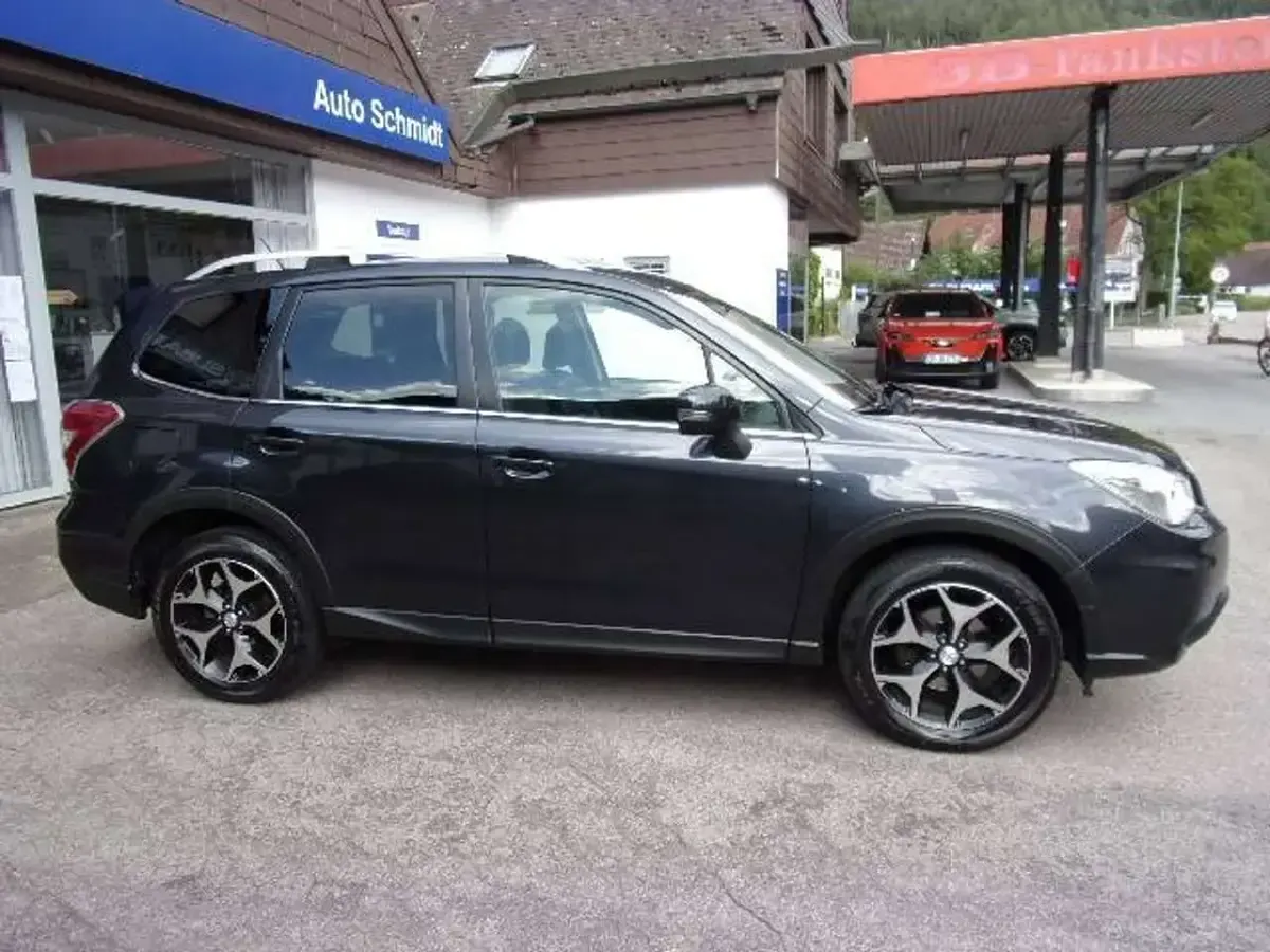 Gebraucht Subaru Forester Platinum 150 PS (110 kW) 2015 Dark gray SUV