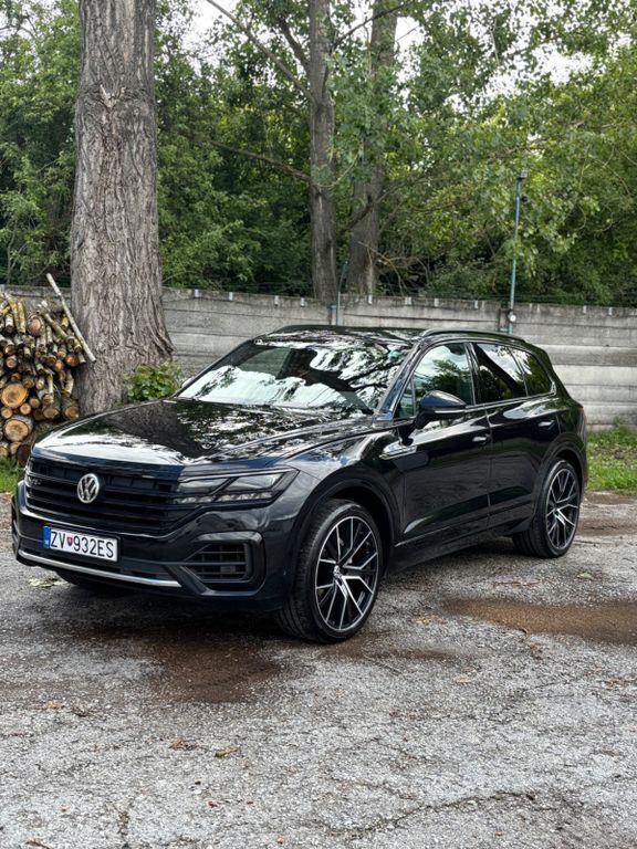 Schwarz Gebraucht 2019 VW Touareg R-line SUV | 33.990 € (Teuer) - Bild 1/4