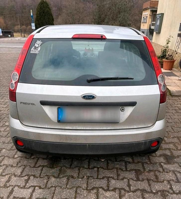 Gebraucht Ford Fiesta 90 PS (66 kW) 2006 Silber Kleinwagen