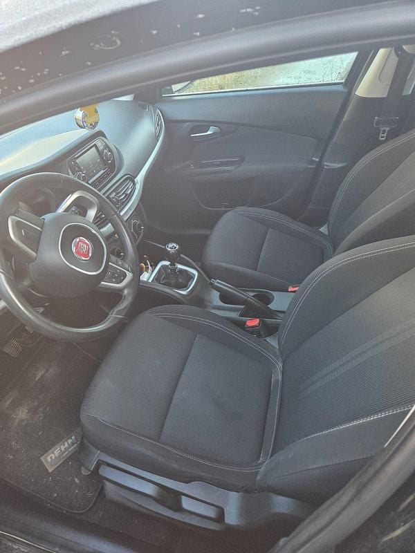 Schwarz Gebraucht 2017 Fiat Tipo Limousine | 5.500 € (Superpreis) - Bild 1/4