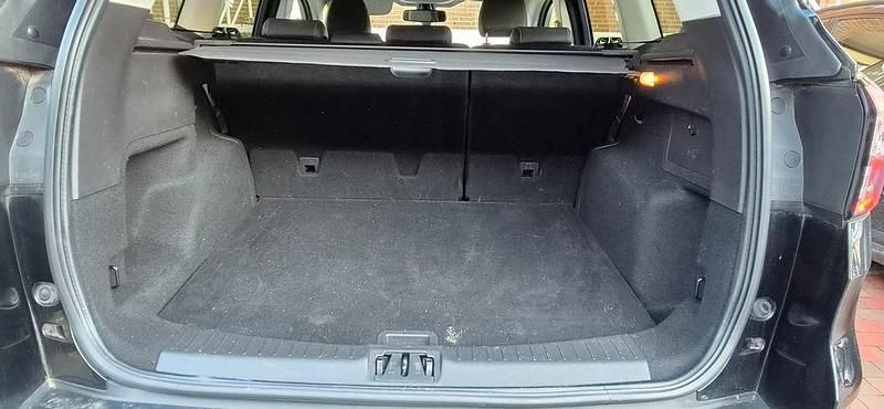 Gebraucht Ford Kuga Titanium 150 PS (110 kW) 2019 Schwarz SUV