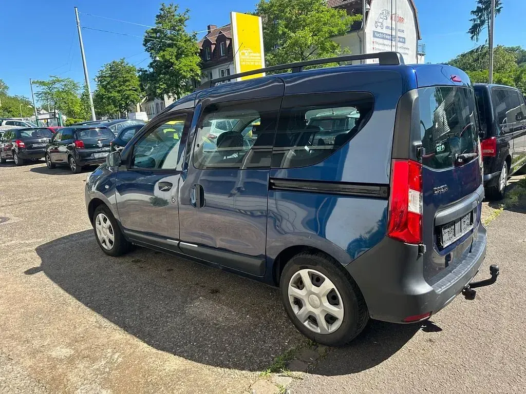 Gebraucht Dacia Dokker Ambiance 102 PS (75 kW) 2017 Blau Van / Kleinbus