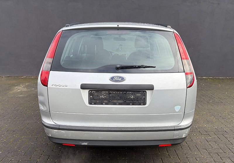 Gebraucht Ford Focus Sport 116 PS (85 kW) 2005 Silber Kombi