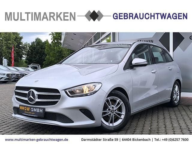 Silber Gebraucht 2020 Mercedes B180 Style Van / Kleinbus | 17.490 € (Guter Preis) - Bild 1/4