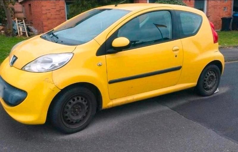 Gebraucht Peugeot 107 68 PS (50 kW) 2006 Gelb Kleinwagen