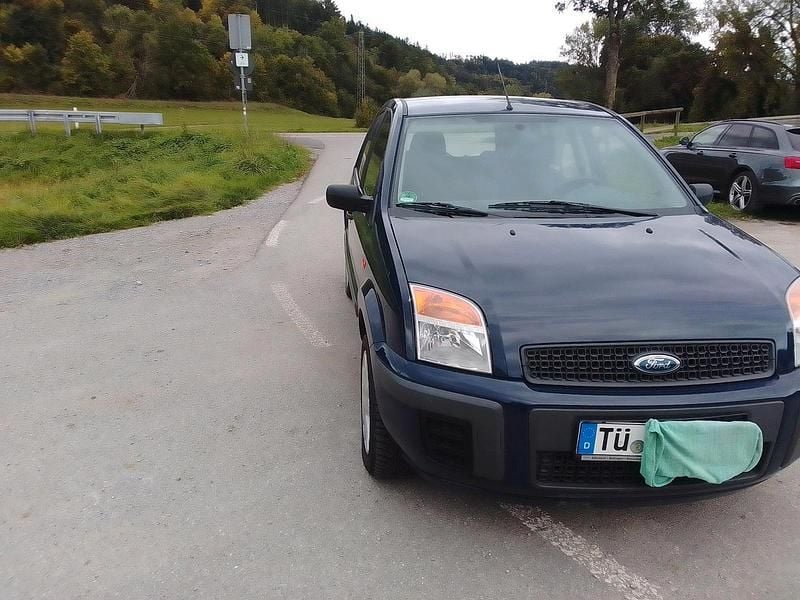 Blau Gebraucht 2009 Ford Fusion Kombi | 3.100 € (Fairer Preis) - Bild 1/4
