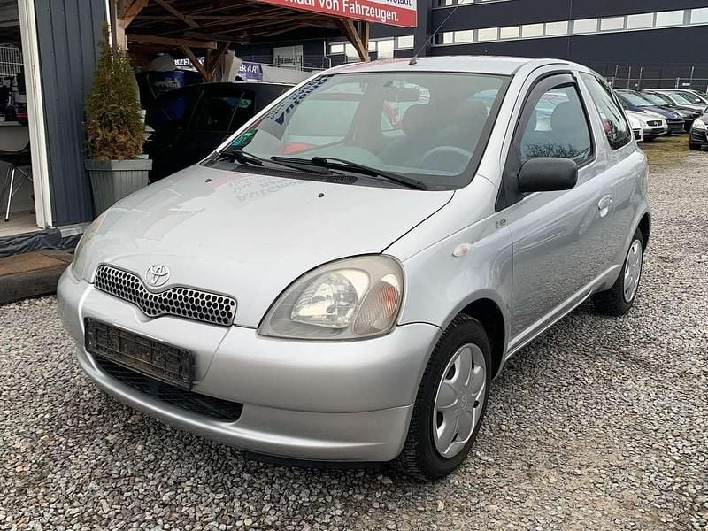 Gebraucht Toyota Yaris Luna 86 PS (63 kW) 2000 Silber Limousine