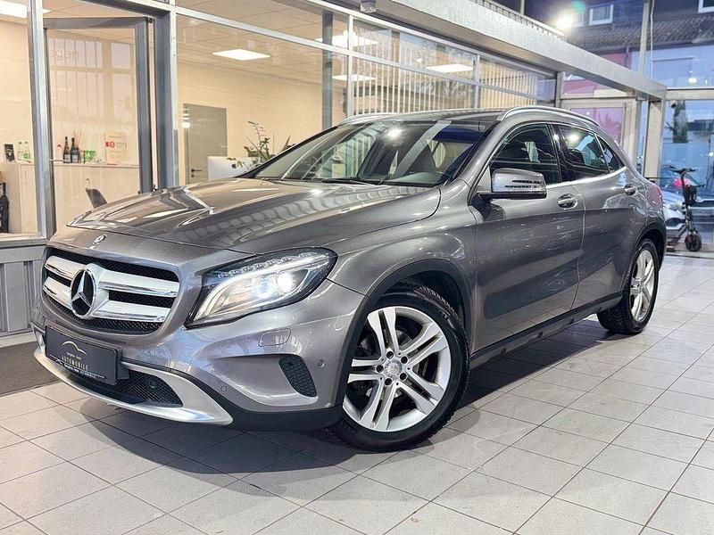 Gebraucht Mercedes GLA180 Urban 122 PS (89 kW) 2015 Grau SUV