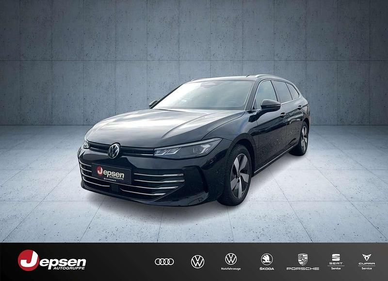 Grenadillschwarz metallic Gebraucht 2025 VW Passat Business Kombi | 31.370 € (Superpreis) - Bild 1/4