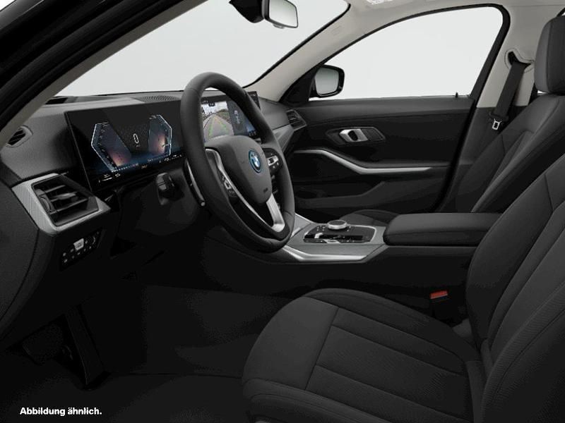 Schwarz Gebraucht 2024 BMW 330e Kombi | 43.744 € (Fairer Preis) - Bild 1/2
