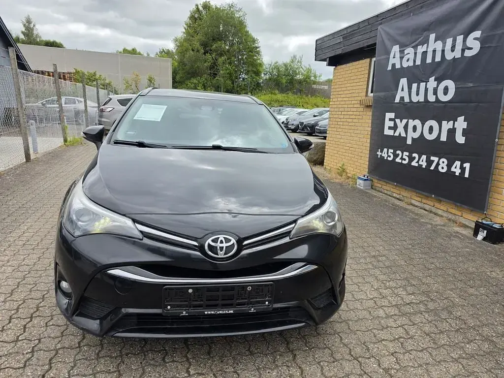 Gebraucht Toyota Avensis 143 PS (105 kW) 2015 Schwarz Kombi