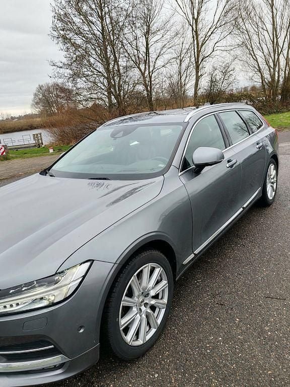 Grau Gebraucht 2016 Volvo V90 Inscription Kombi | 20.290 € (Fairer Preis) - Bild 1/4