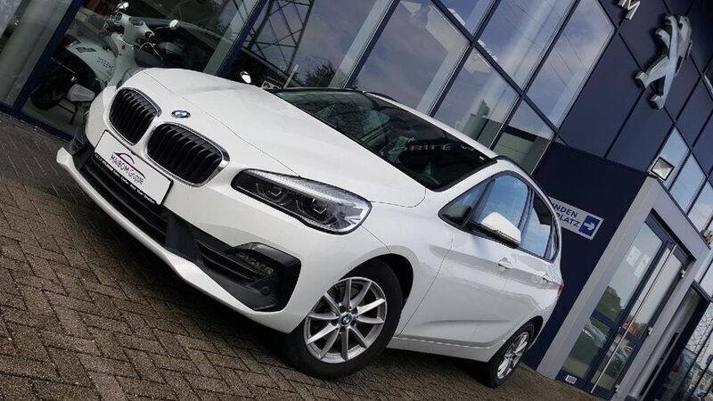 Alpinweiss 3 Gebraucht 2020 BMW 216 Active Tourer Advantage Van / Kleinbus | 19.990 € (Fairer Preis) - Bild 1/4