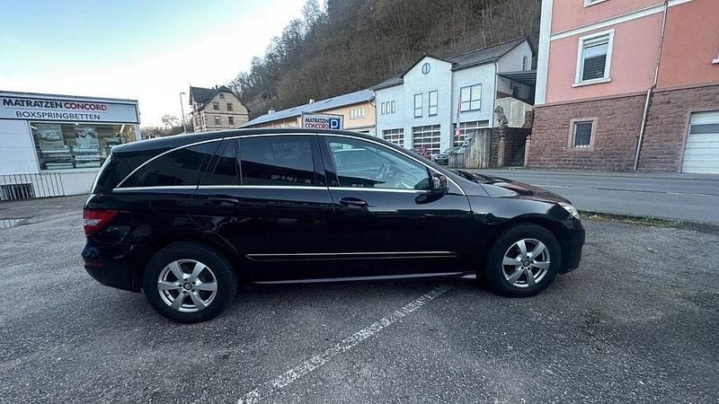 Gebraucht Mercedes R300 190 PS (139 kW) 2011 Schwarz Van / Kleinbus