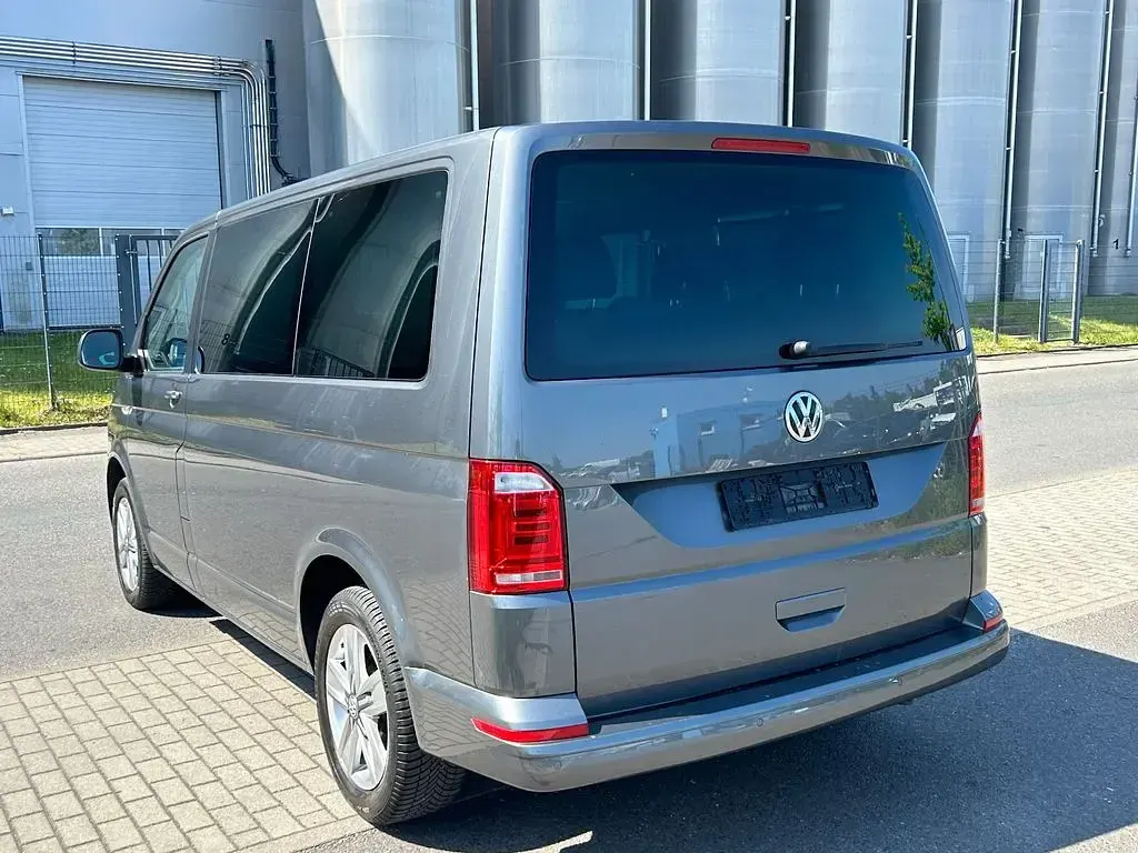 Gebraucht VW Multivan 204 PS (150 kW) 2017 Grau Van / Kleinbus