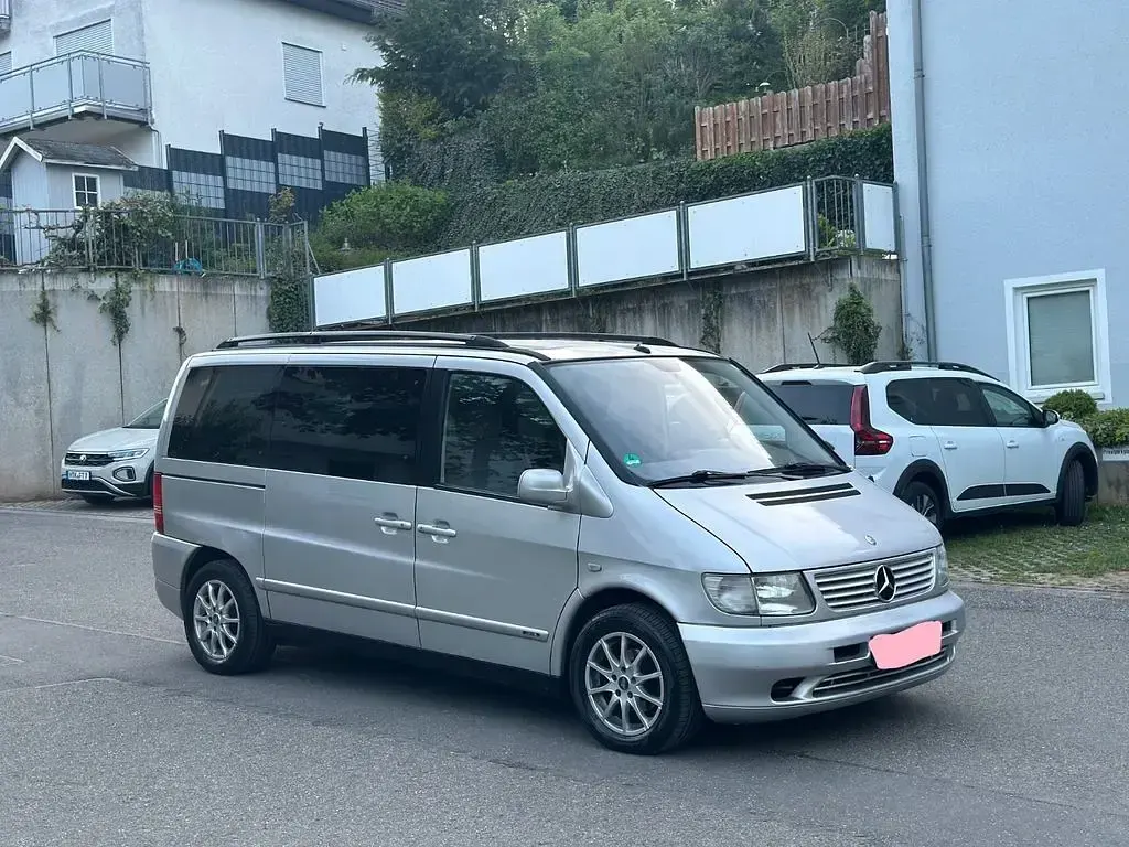 Usata Mercedes V220 122 CV (89 kW) 2002 Argento Monovolume