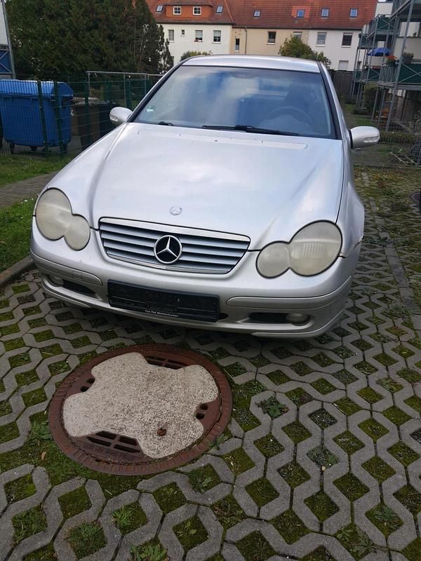Silber Gebraucht 2001 Mercedes C180 Coupé | 680 € (Superpreis) - Bild 1/4