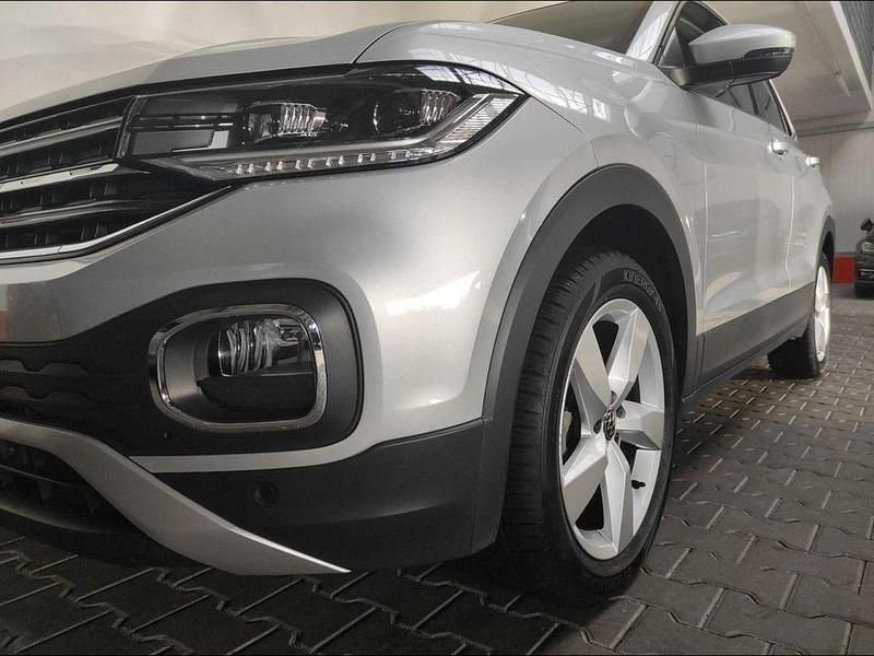 Gebraucht VW T-Cross Style 110 PS (80 kW) 2021 Reflexsilber (metallic) SUV
