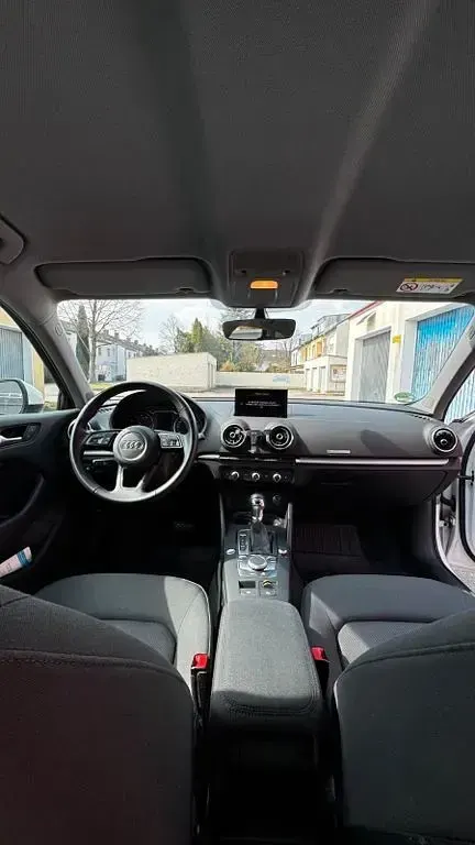Gebraucht Audi A3 150 PS (110 kW) 2019 Weiß Limousine