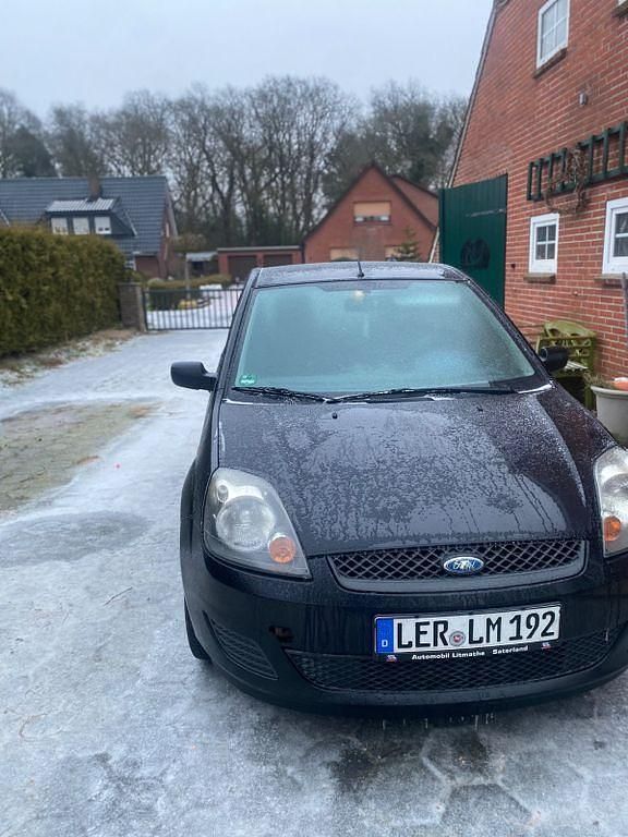 Schwarz Gebraucht 2007 Ford Fiesta Ambiente Limousine | 1.650 € (Fairer Preis) - Bild 1/4