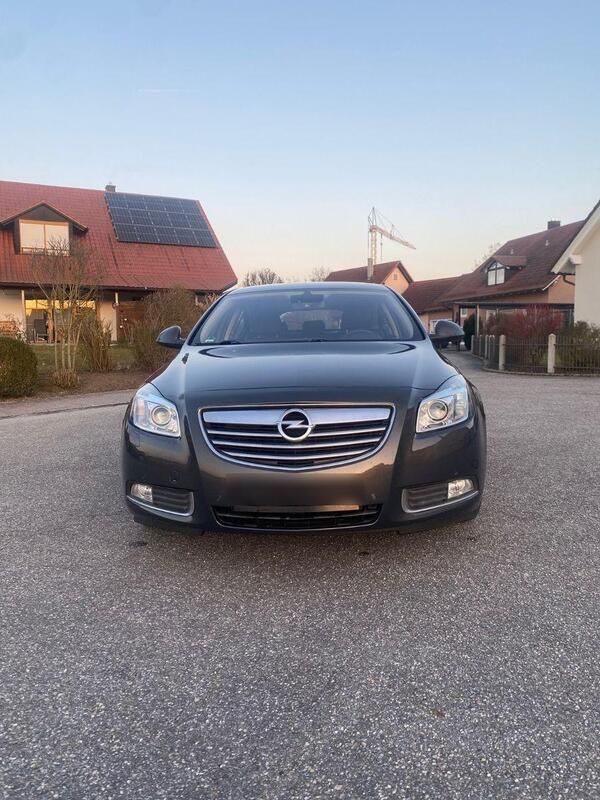 Grau Gebraucht 2012 Opel Insignia Innovation Limousine | 4.800 € (Guter Preis) - Bild 1/4