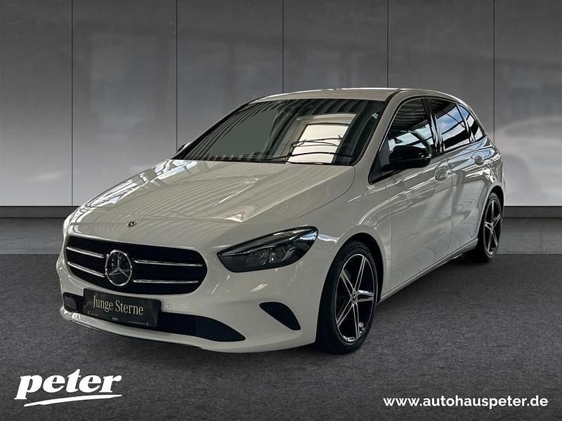 Unilack polarweiß Gebraucht 2021 Mercedes B200 Progressive Van / Kleinbus | 23.790 € (Fairer Preis) - Bild 1/4