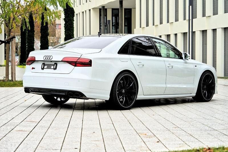 Gebraucht Audi S8 plus Comfort 605 PS (444 kW) 2017 Weiß Limousine