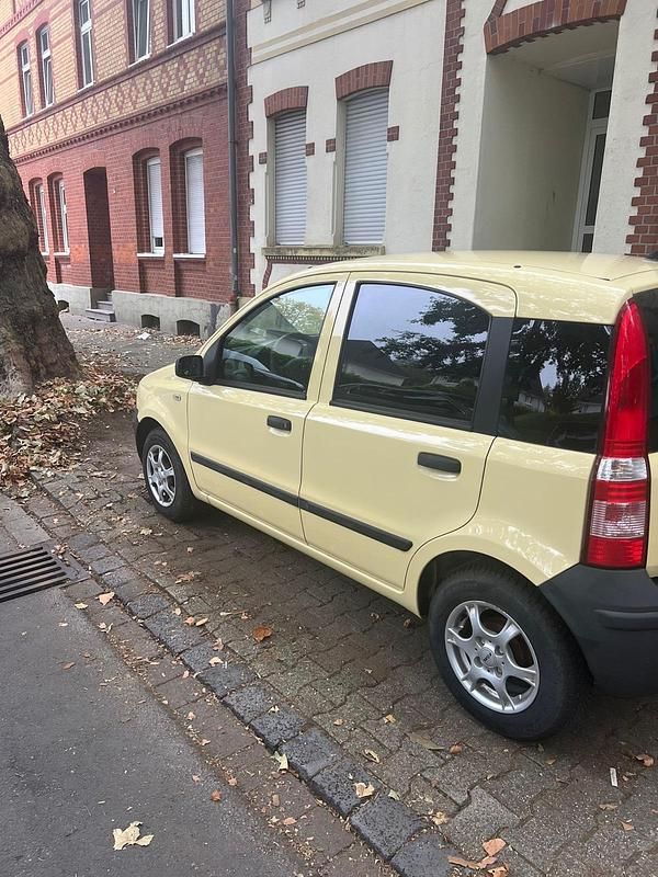 Gelb Gebraucht 2009 Fiat Panda Kleinwagen | 1.950 € (Fairer Preis) - Bild 1/4
