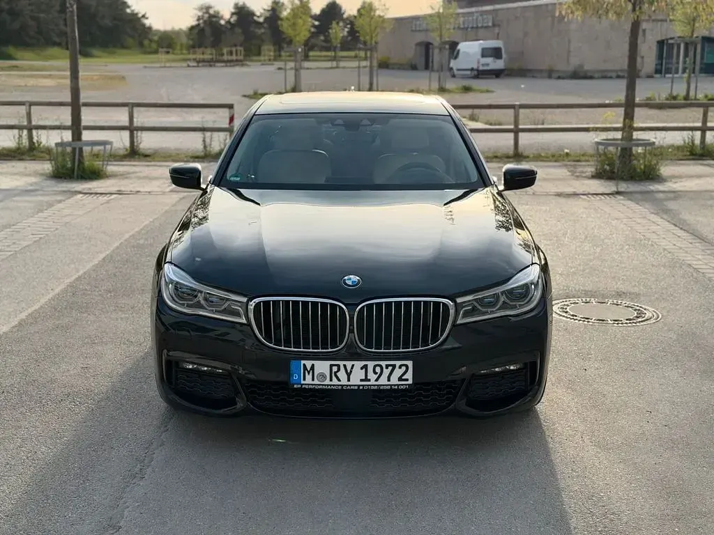Gebraucht BMW 740 320 PS (235 kW) 2016 Schwarz Limousine