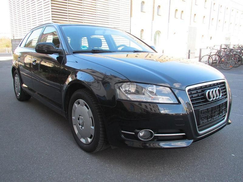 Gebraucht Audi A3 Attraction 105 PS (77 kW) 2012 Schwarz Kleinwagen