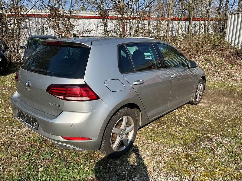 Gebraucht VW Golf VII Comfortline 150 PS (110 kW) 2017 Silber Limousine