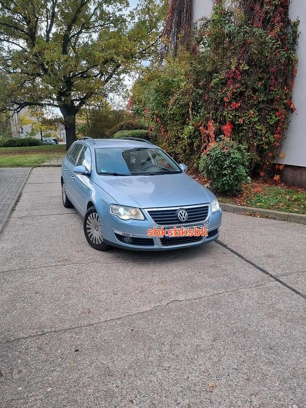 Blau Gebraucht 2006 VW Passat Kombi | 2.400 € (Fairer Preis) - Bild 1/4
