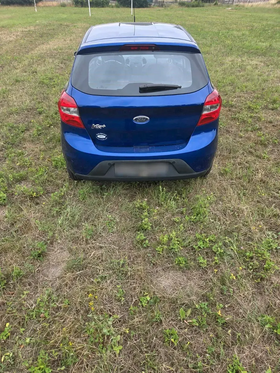 Gebraucht Ford Ka Plus 71 PS (52 kW) 2017 Blau Kleinwagen