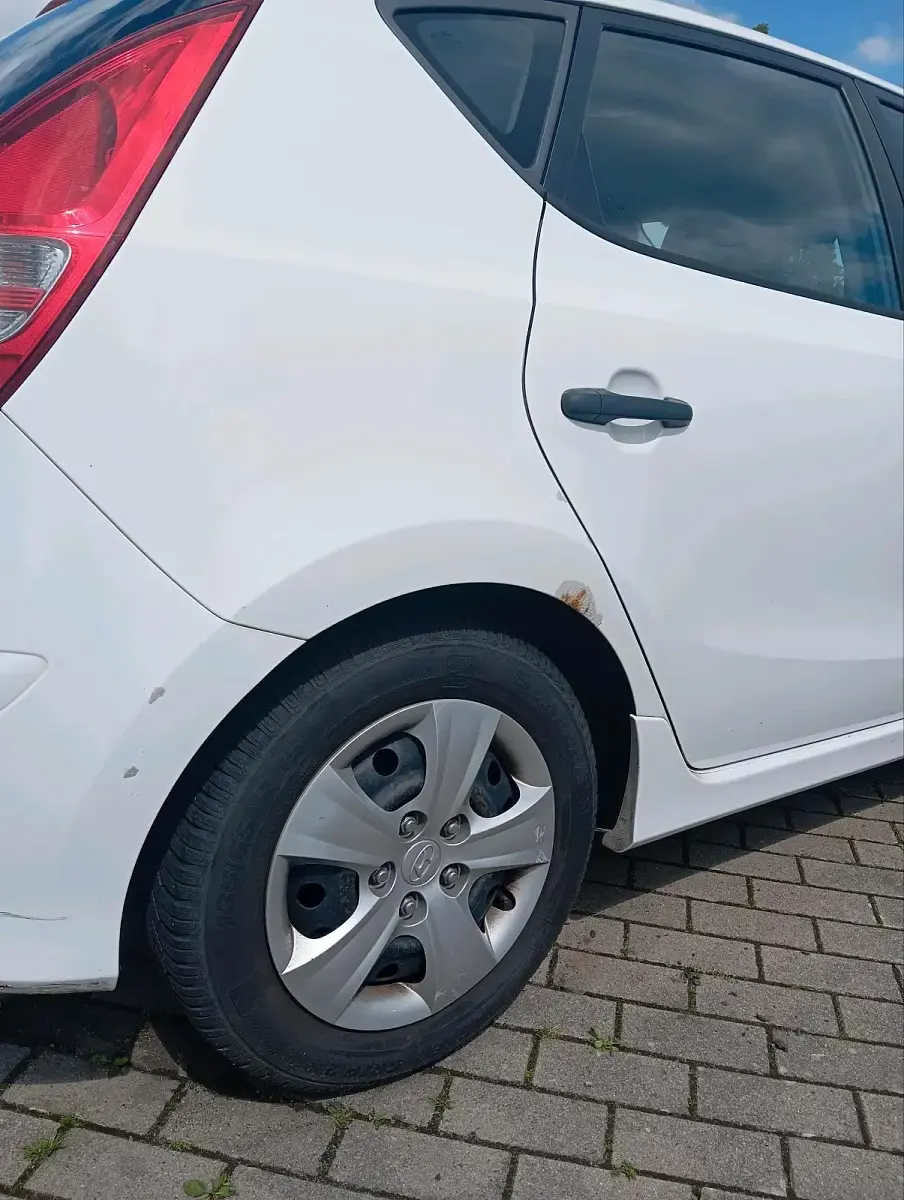 Gebraucht Hyundai i30 109 PS (80 kW) 2010 Silber Limousine