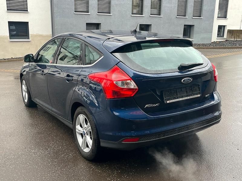 Second-hand Ford Focus 125 CP (91 kW) 2012 Albastru Berlinǎ