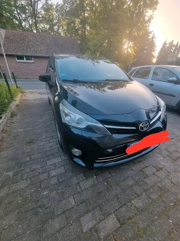 Gebraucht Toyota Verso 177 PS (130 kW) 2014 Schwarz Van / Kleinbus