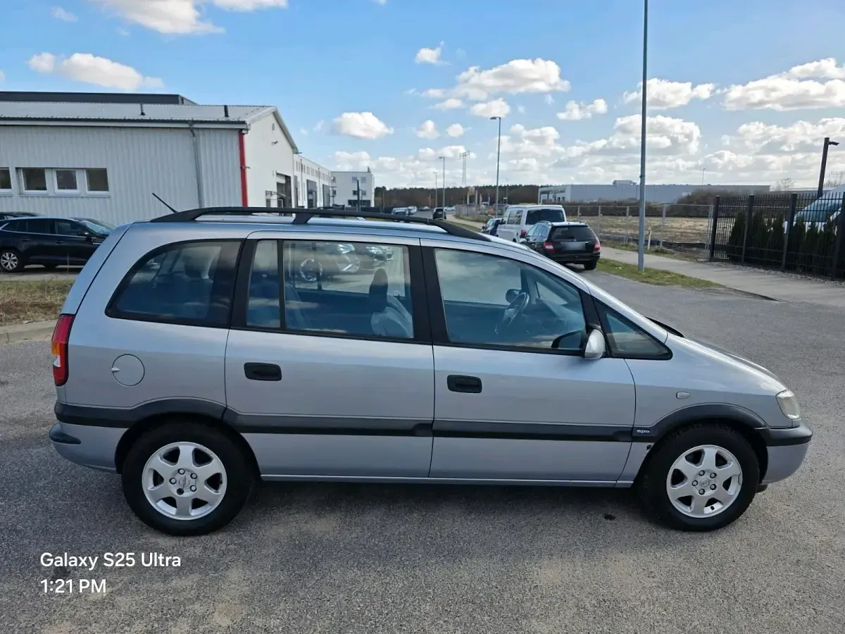 Gebraucht Opel Zafira 116 PS (85 kW) 2000 Grau Van / Kleinbus